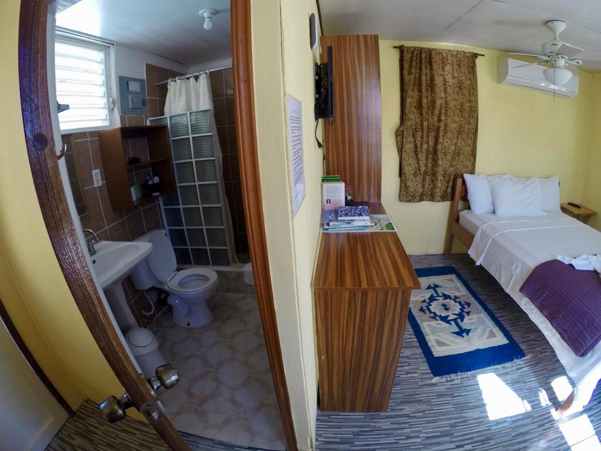 Chila's Accommodations Caye Caulker Esterno foto