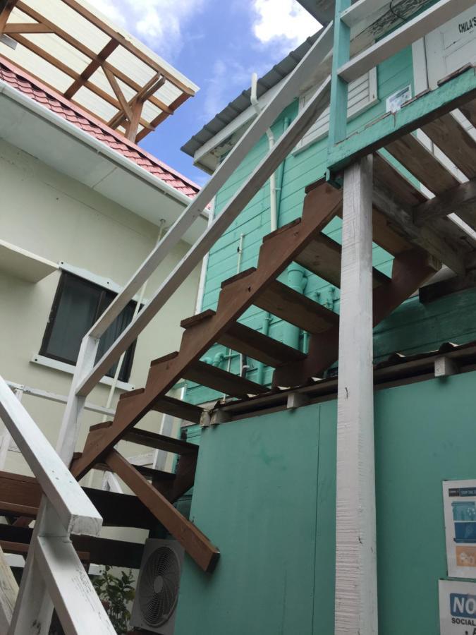 Chila's Accommodations Caye Caulker Esterno foto