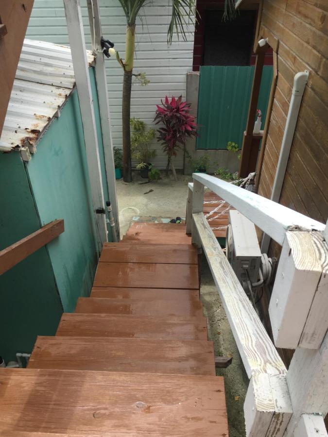 Chila's Accommodations Caye Caulker Esterno foto