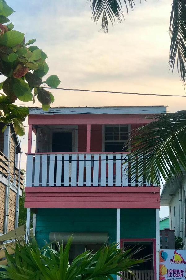 Chila's Accommodations Caye Caulker Esterno foto