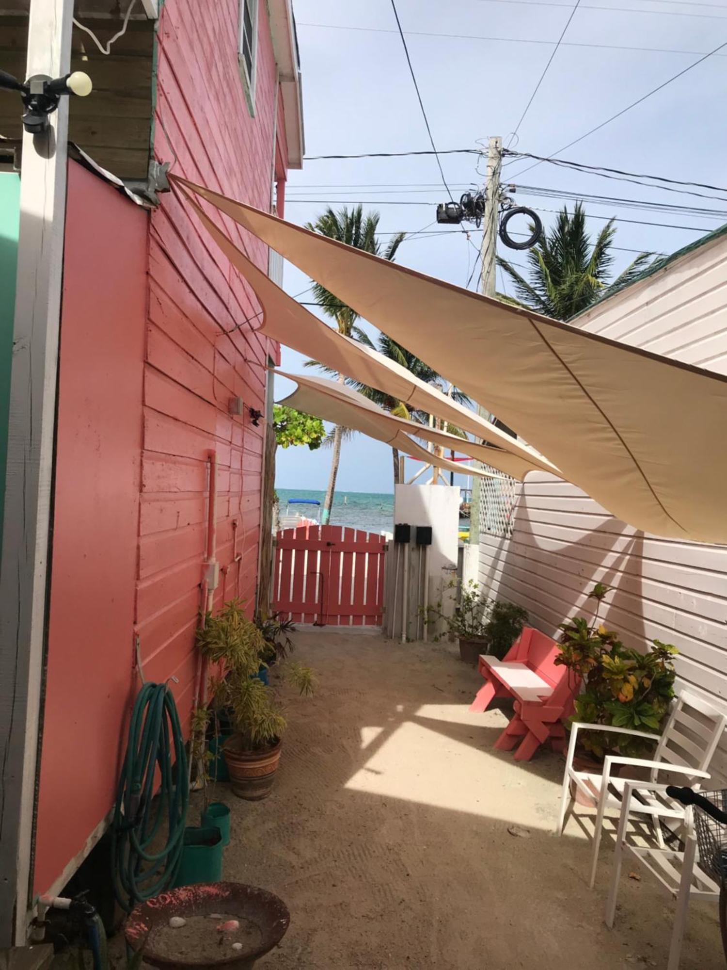 Chila's Accommodations Caye Caulker Esterno foto