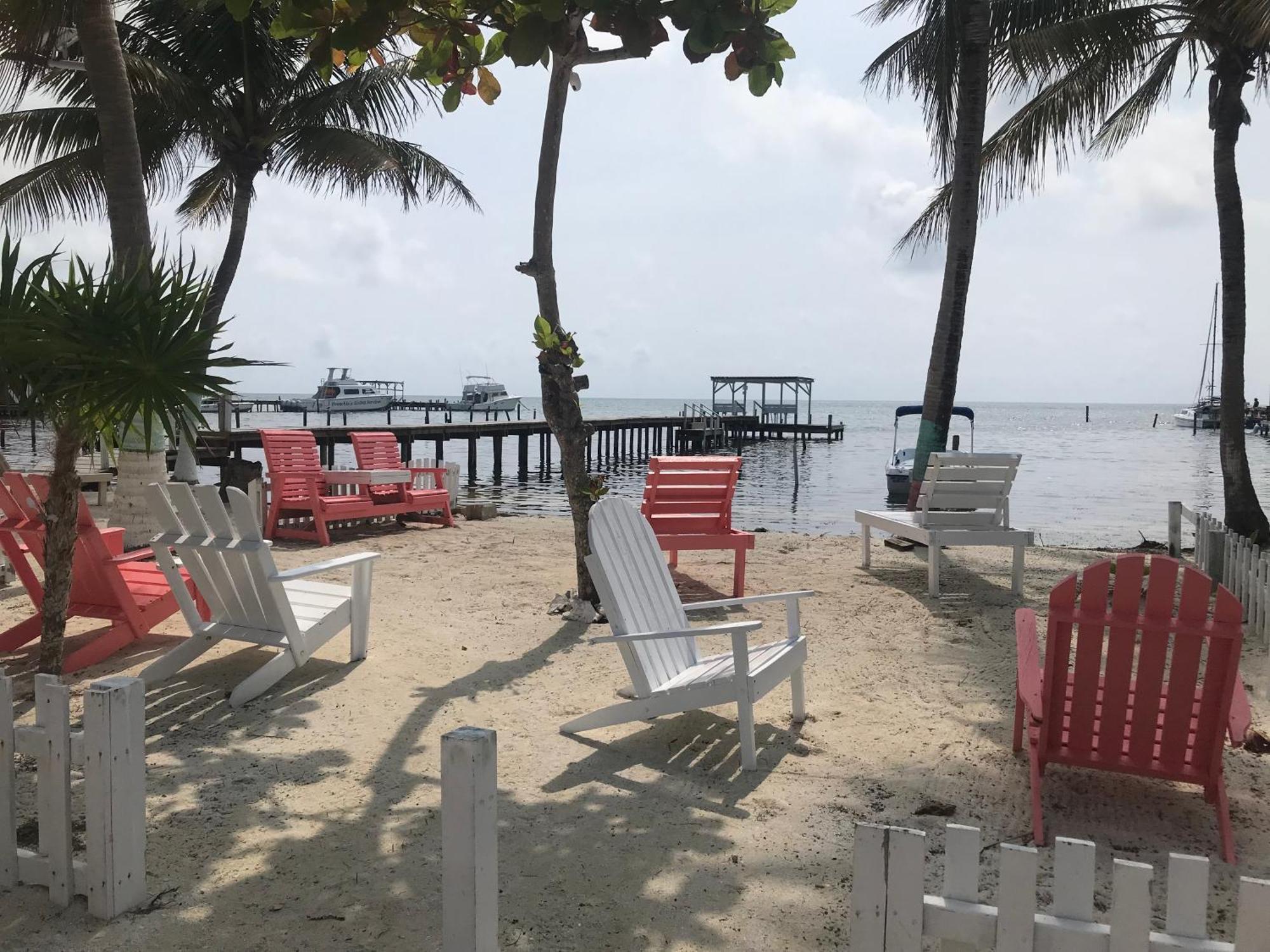 Chila's Accommodations Caye Caulker Esterno foto